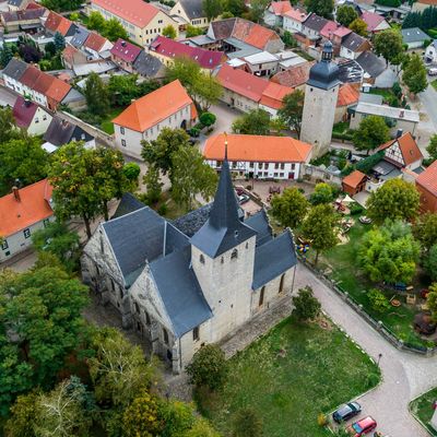 St.-Martini-Kirche in Kroppenstedt - Luftaufnahme des historischen Stadtkerns