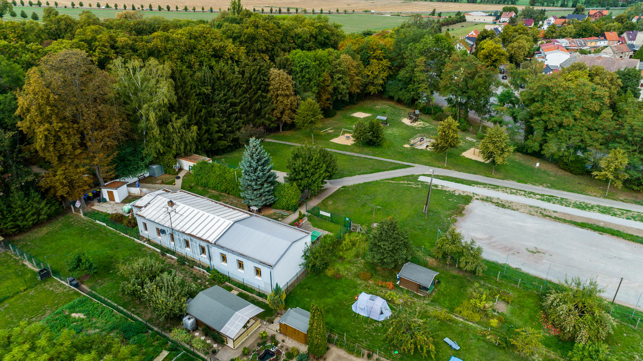 DRK Mehrgenerationenhaus Kroppenstedt mit Spielplatz