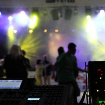 Showsystem Veranstaltungstechnik, Zeltbau, Partyausstattungsverleih und Catering aus der Region Harz/B&ouml;rde