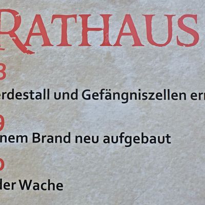 Hinweisschild am Rathaus Kroppenstedt