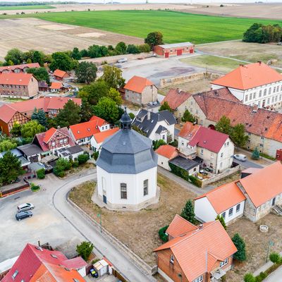 &Uuml;plinger Oktogonkirche in &Uuml;plingen - Gemeinde Ausleben