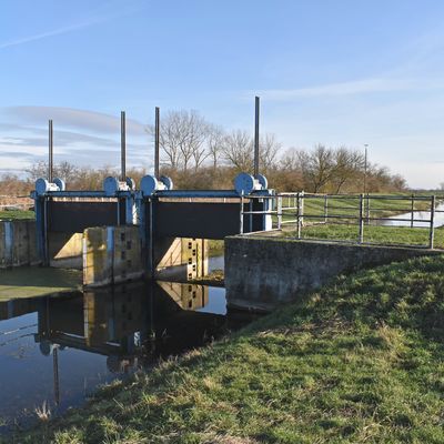 Bis heute ist nicht so richtig geklärt, wer für die Wehre zur Regulierung des Wasserhaushaltes im Großen Bruch zuständig ist.