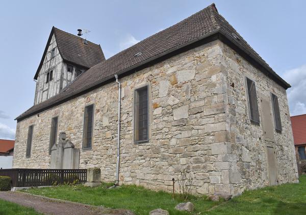 Die Südseite der Marienkirche Warsleben