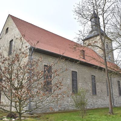 Die Nordseite der Wulferstedter Kirche Sankt Martini.