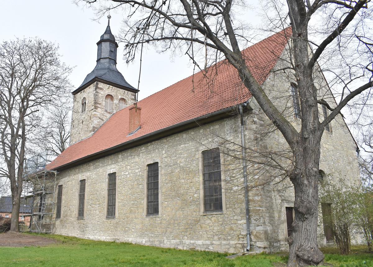 Kirchen-Südseite.
