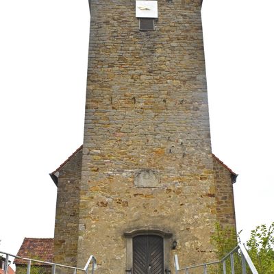 Im Zuge der Bauarbeiten im Umfeld der Gunsleber Dorfkirche sind auch Treppenaufgang und Geländer erneuert worden.
