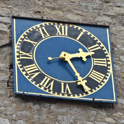  Die Krottorfer Kirchenuhr zeigt den Dorfbewohnern ganz zuverlässig die Zeit.
