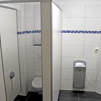 WC-Anlagen im Hort Ausleben