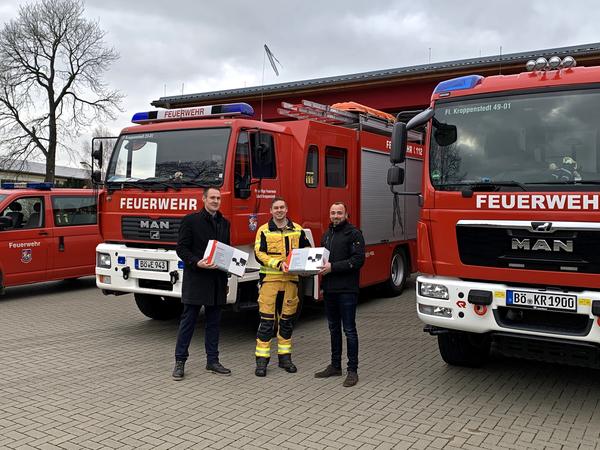 Spendenübergabe LVA Altenweddigen durch Paul Tlusteck an FW Kroppenstedt/Verbandsgemeinde Westliche Börde