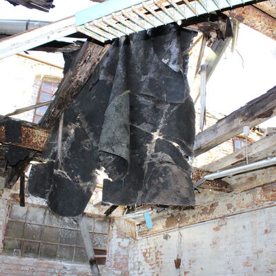 Schaden im Dachbereich Gebäude Hollandkaufhalle Hamersleben