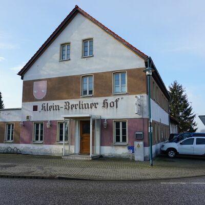 Ansicht von der Bundesstrae 245 - neuer Betreiber fr Gaststtte gesucht