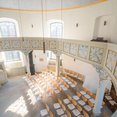 Ansicht Bestuhlung von der Empore - Oktogonkirche Üplingen