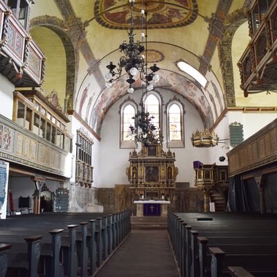 Blick in die Gr&ouml;ninger Martini-Kirche, die nicht nur recht gro&szlig;, sondern auch recht prunkvoll ausgestattet ist.