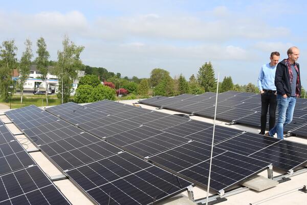 PV-Anlage auf der Sporthalle in Gröningen