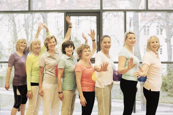 Frauen bei der Gymnastik
- 2015