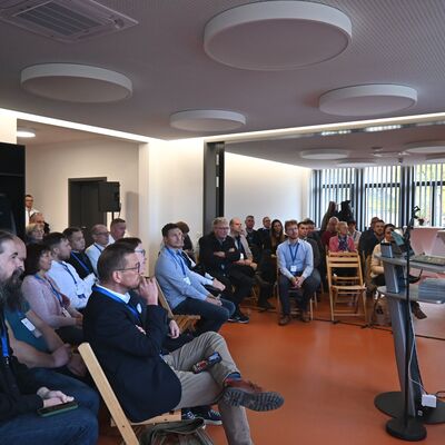 Begrüßung Verbandsgemeindebürgermeister Fabian Stankewitz zum Unternehmerfrühstück im CoWorking Freiraum