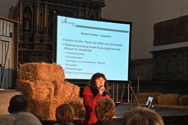 Jaqueline Manthey stellt den Bereich Kunst und Kultur vor