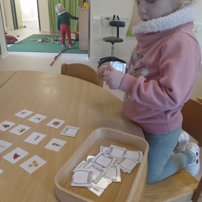 Selbstbestimmtes Lernen mit Aktionstabletts - Kita Ausleben