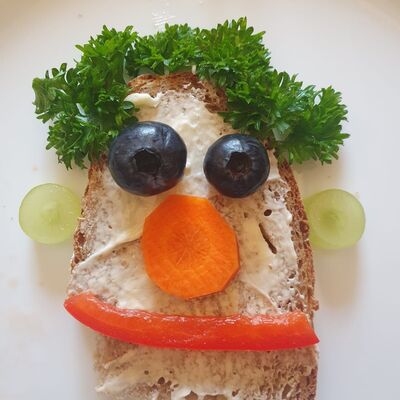 Gesundes Frühstück mit der AOK - Kita »Schloss Trautenburg« in Ausleben