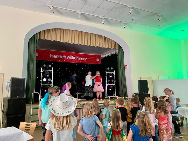 Stimmungsvoller Auftritt des GCV zum Kaffe und Kuchen - Schützenfest Gröningen