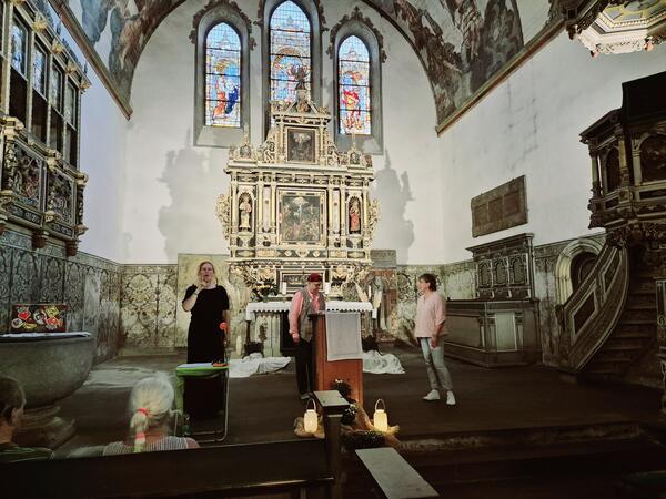 Sprechtheater in der Martini Kirche - KirchplatzVier e.V.