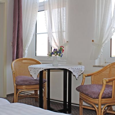 freundlich eingerichtete Zimmer für Familien, Arbeiter und Touristen in Kroppenstedt