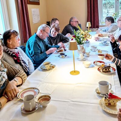 Kultur und Gem&uuml;tlichkeit: Erfolgreiches Wochenende mit Puppentheater und Caf&eacute; - KirchplatzVier e.V.