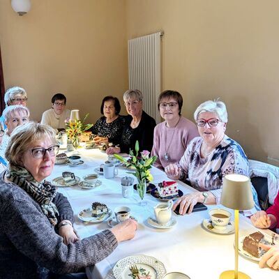 Kultur und Gem&uuml;tlichkeit: Erfolgreiches Wochenende mit Puppentheater und Caf&eacute; - KirchplatzVier e.V.