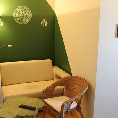 alle Zimmer verfgen ber eine Sofa-Ecke, TV und W-Lan