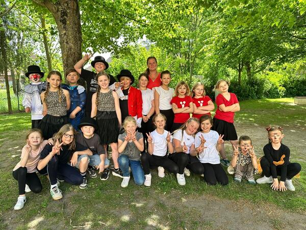 Vernissage - "Schüler sind kleine Künstler" -  Grundschule Hamersleben