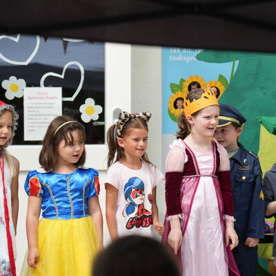 »Hurra, wir kommen in die Schule!« - Sommerfest in der Kita »Klettermax« Krottorf 2025