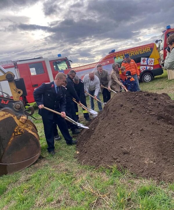 Spatenstich für das Feuerwehrhaus der Ortsfeuerwehr Wulferstedt