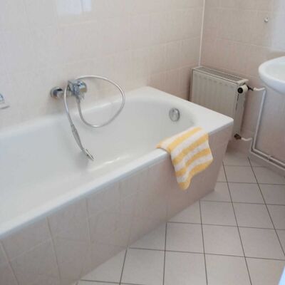 Badezimmer mit Badewanne