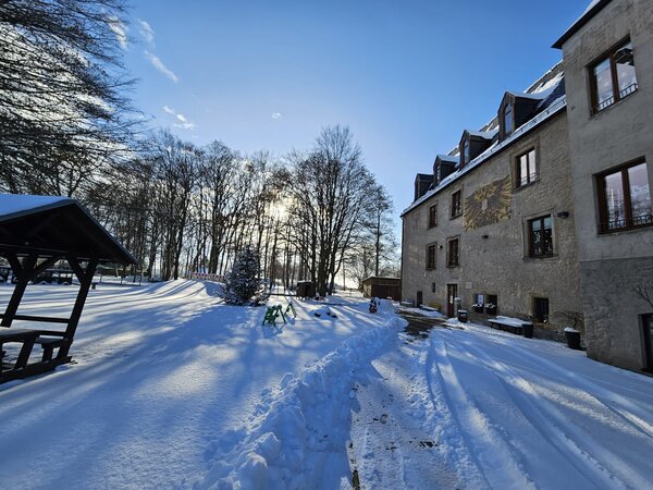 Winterlicher Blick auf Schloss Trautenburg in Ausleben