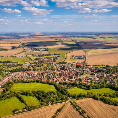 Luftbild Gr&ouml;ningen - attraktiver Wohnort im l&auml;ndlichen Raum f&uuml;r Menschen aus Gro&szlig;st&auml;dten