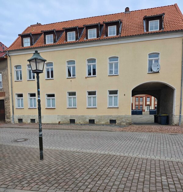 Wohnung mieten in Kroppenstedt - Au&szlig;enansicht des Wohnhauses An der Tr&auml;nke 4