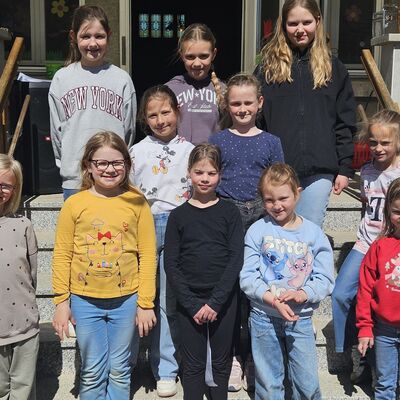 Kinder des Hortes &raquo;Villa Einstein&laquo; in Ausleben feiern Gemeinschaft