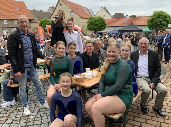 Feierabendmarkt Gr&ouml;ningen 2026 mit Musik, Tanz und vielen G&auml;sten