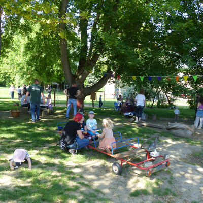 Familienfest auf dem Spielplatz der Kita Sonnenschein Hamersleben