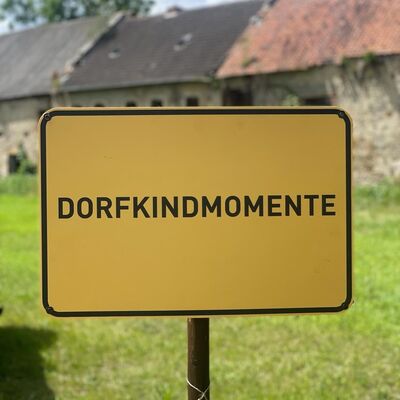 Das Motto &raquo;Dorfkindmomente&laquo; stand im Mittelpunkt des Jugendrotkreuz-Kreiswettbewerbs im Klosterhof Hamersleben. Die Veranstaltung machte erlebbar, wie stark Gemeinschaft, Natur, praktisches Lernen und Engagement den l&auml;ndlichen Raum in der Verbandsgemeinde Westliche B&ouml;rde pr&auml;gen.