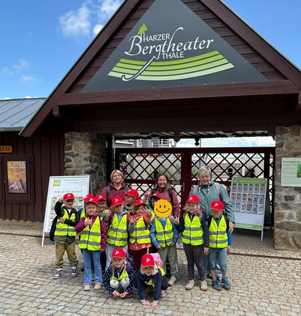 Vorschulkinder der Kita &raquo;Schloss Trautenburg&laquo; besuchen das Harzer Bergtheater Thale