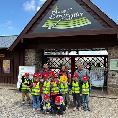 Vorschulkinder der Kita &raquo;Schloss Trautenburg&laquo; besuchen das Harzer Bergtheater Thale