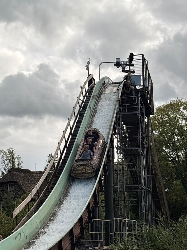 Action auf der Wildwasserbahn im Heide Park