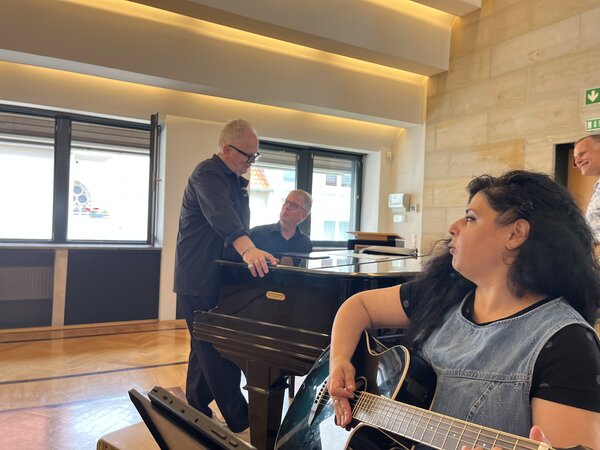 Musikalische Begegnung mit Herbert Gr&ouml;nemeyer in Gr&ouml;ningen
