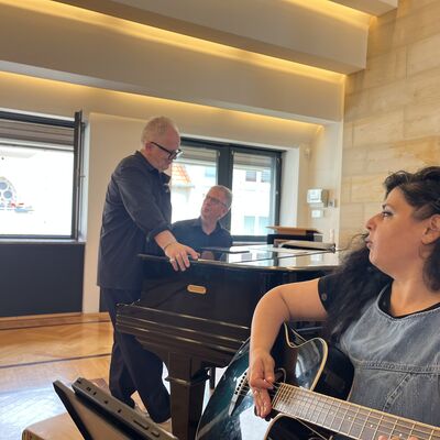 Musikalische Begegnung mit Herbert Gr&ouml;nemeyer in Gr&ouml;ningen