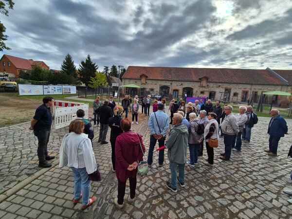 Er&ouml;ffnung_Edelhof_B&uuml;rger_zeigen_ihre_H&ouml;fe_KirchplatzVier