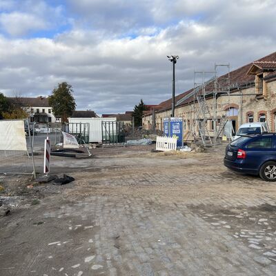 Freifl&auml;chengestaltung am Edelhof in Gr&ouml;ningen - Au&szlig;enanlagen vor der Neugestaltung