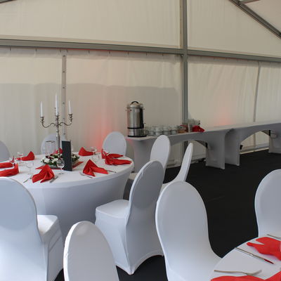 Showsystem Vermietung von Sthlen, Tischen, Theken und Mobiliar bei Magdeburg