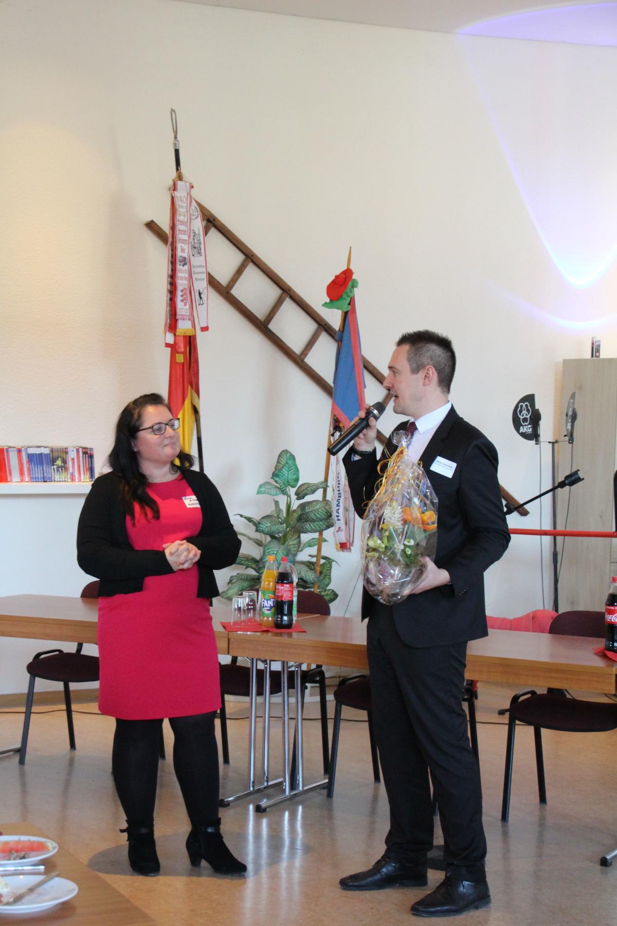 Danksagung an Frau Luisa Kittner (Agentur LKA) durch Verbandsgemeindebürgermeister Fabian Stankewitz